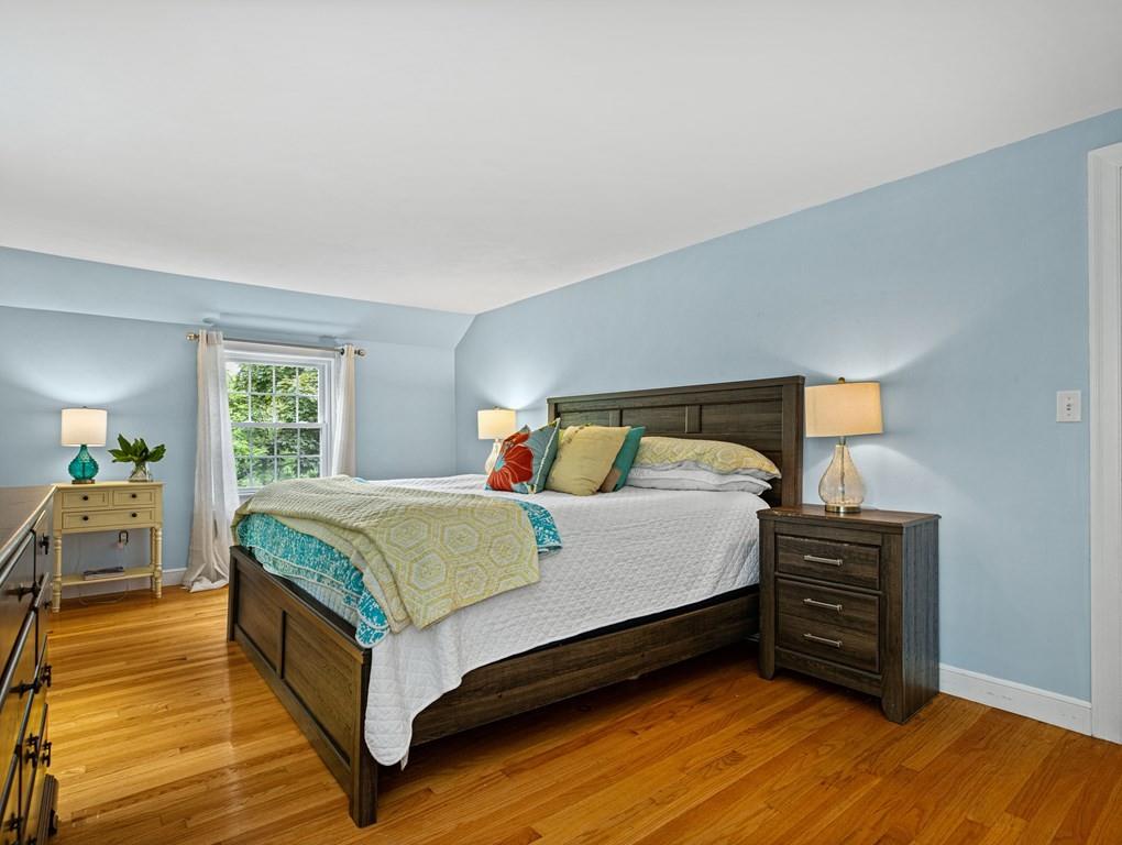42 Shirley Road Wellesley, MA 02482 - Photo 14 of 23