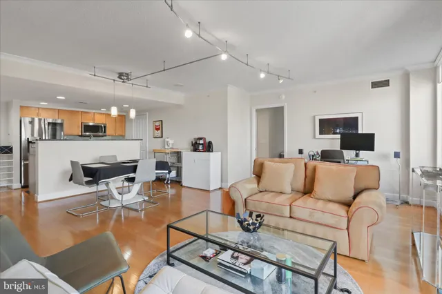 $5,500 | 1220 North Fillmore Street, Unit 909, Arlington, VA 22201