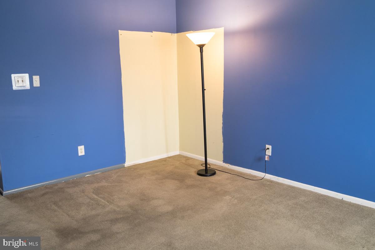 1597 Lynch Road Baltimore, MD 21222 - Photo 13 of 27 Living room