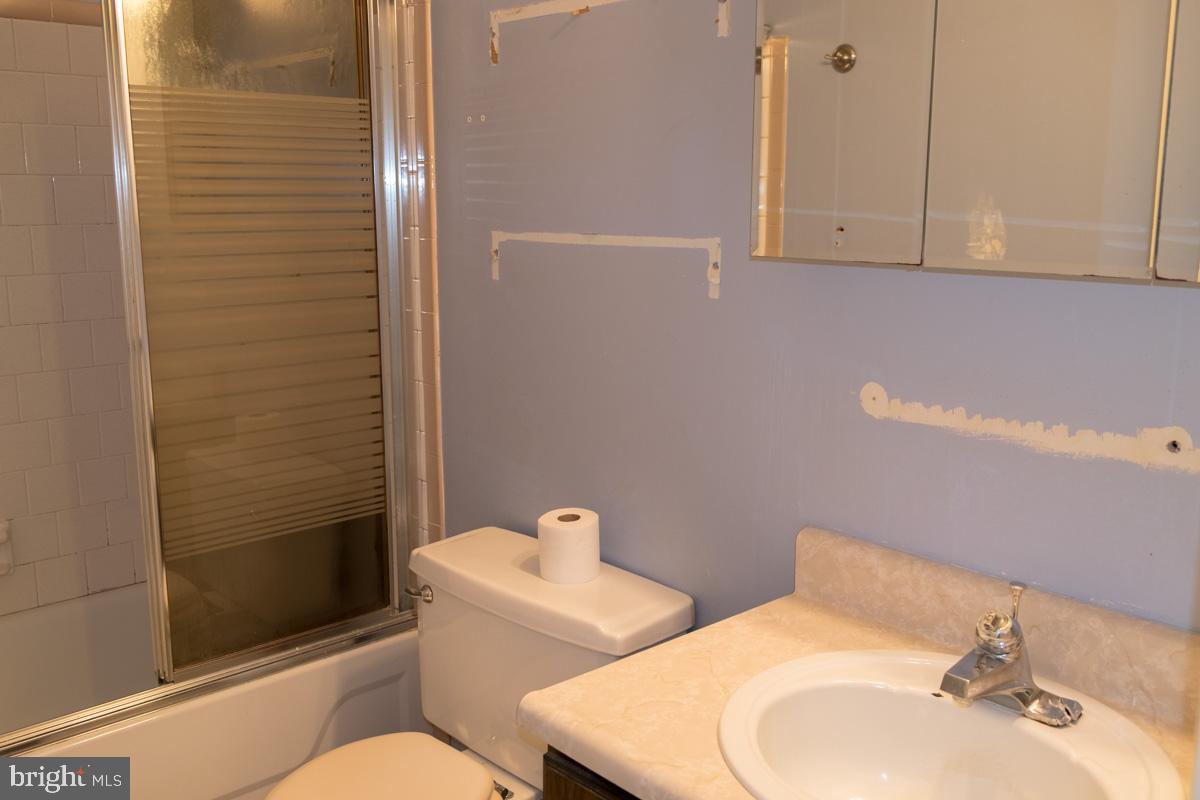 1597 Lynch Road Baltimore, MD 21222 - Photo 19 of 27