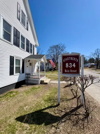 $2,000 | 834 Main Street, Unit 3, Hopkinton, NH 03229
