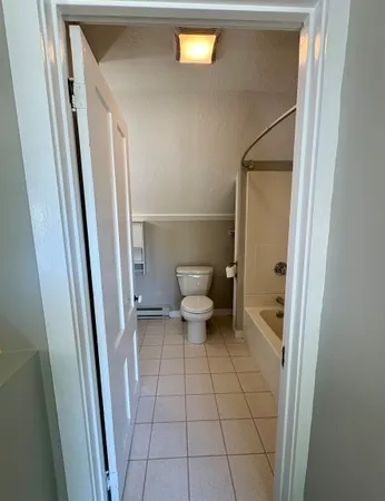 $2,000 | 834 Main Street, Unit 3, Hopkinton, NH 03229
