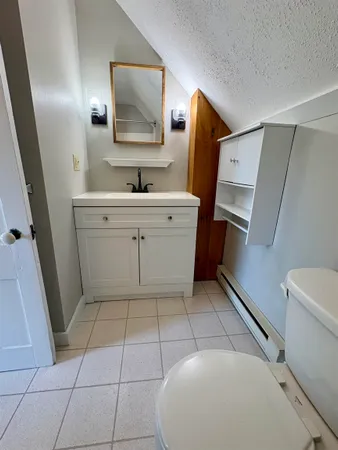 $2,000 | 834 Main Street, Unit 3, Hopkinton, NH 03229