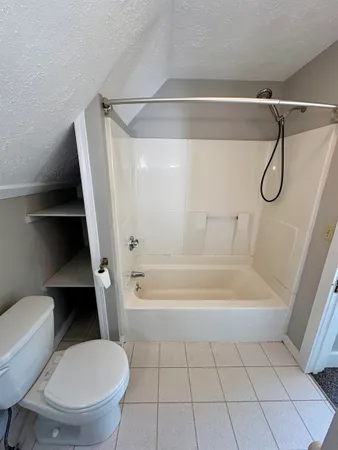 $2,000 | 834 Main Street, Unit 3, Hopkinton, NH 03229