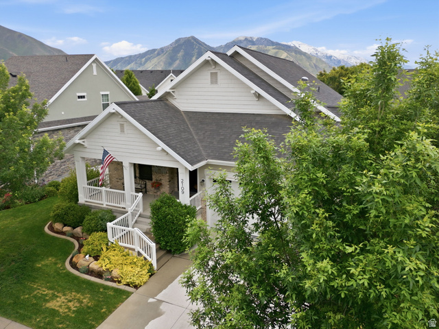 2109 Sunflower Lane Mapleton, UT 84664 - Photo 7 of 43 Beautiful Rambler Home w/Mountain Views! Professional Landscaping, Large Front Porch, Large Covered Back Deck & Separate Basement Entrance