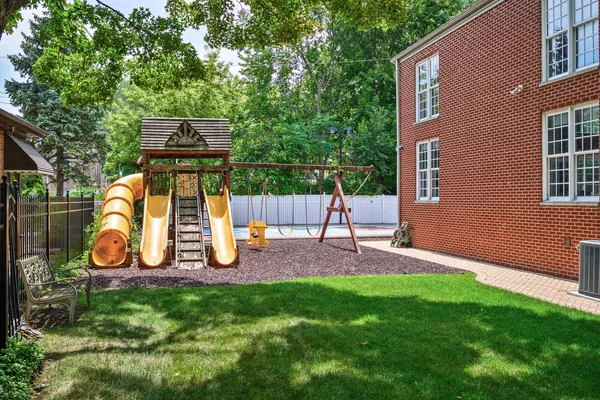 $2,500,000 | 2851 West Rascher Avenue, Chicago, IL 60625