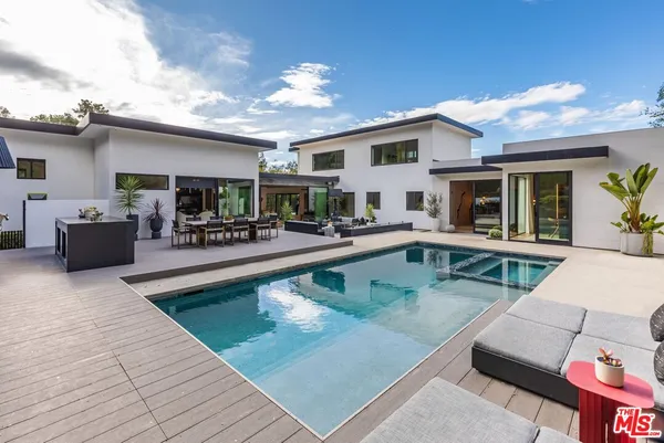 $32,000 | 9455 Eden Drive, Beverly Hills, CA 90210
