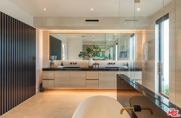 $32,000 | 9455 Eden Drive, Beverly Hills, CA 90210