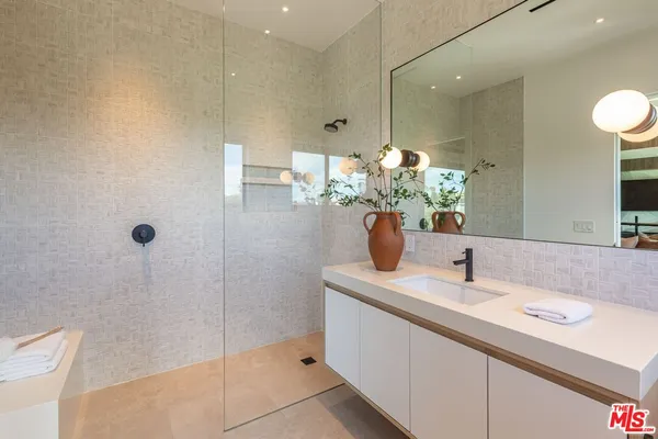 $32,000 | 9455 Eden Drive, Beverly Hills, CA 90210