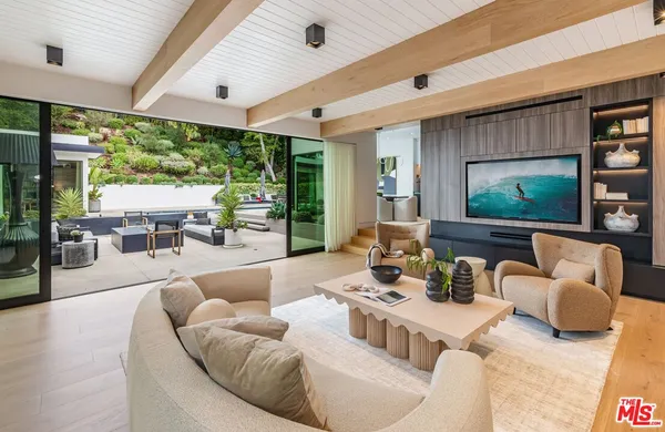 $32,000 | 9455 Eden Drive, Beverly Hills, CA 90210