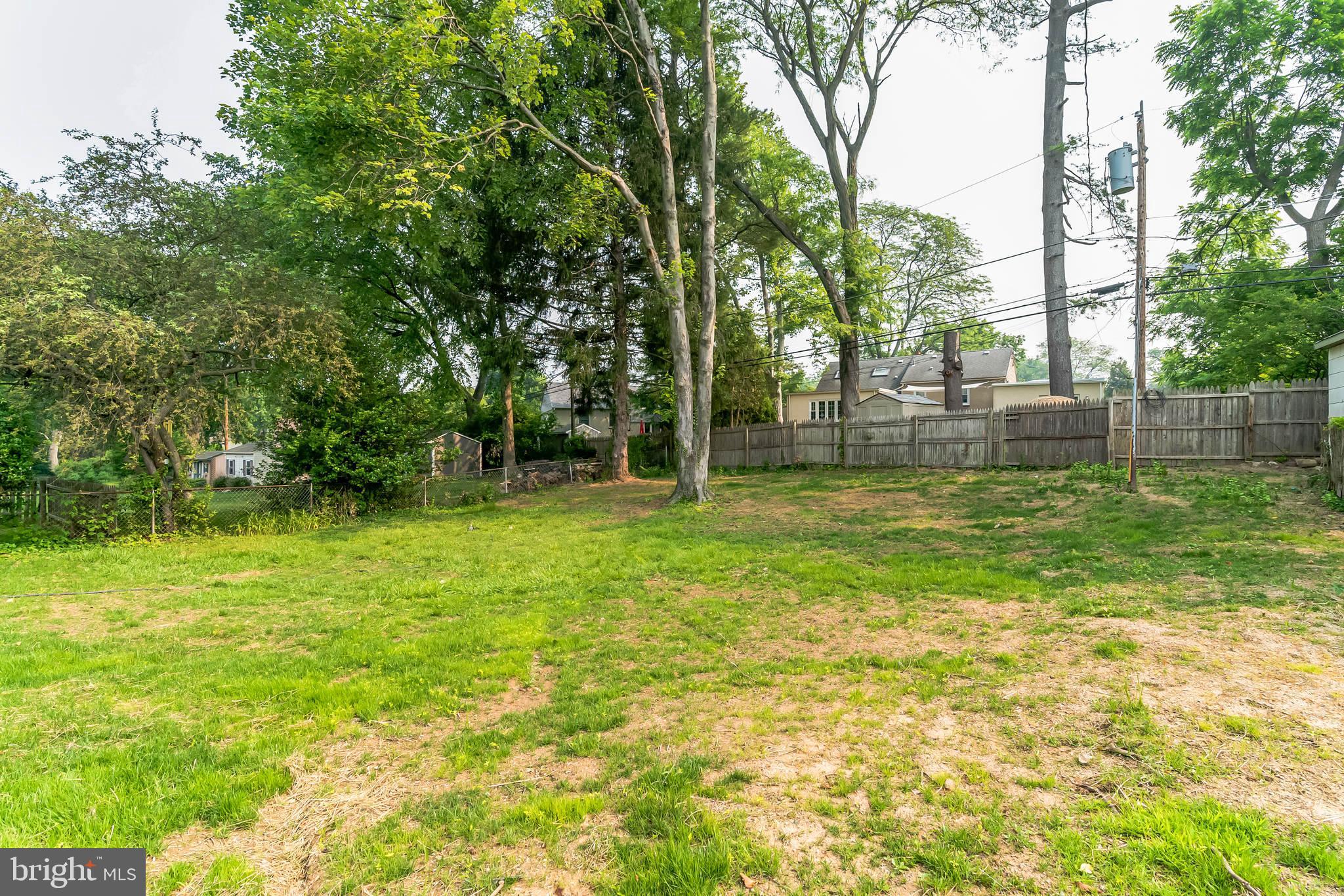 1317 Bradford Road Oreland, PA 19075 - Photo 36 of 39 Large yard