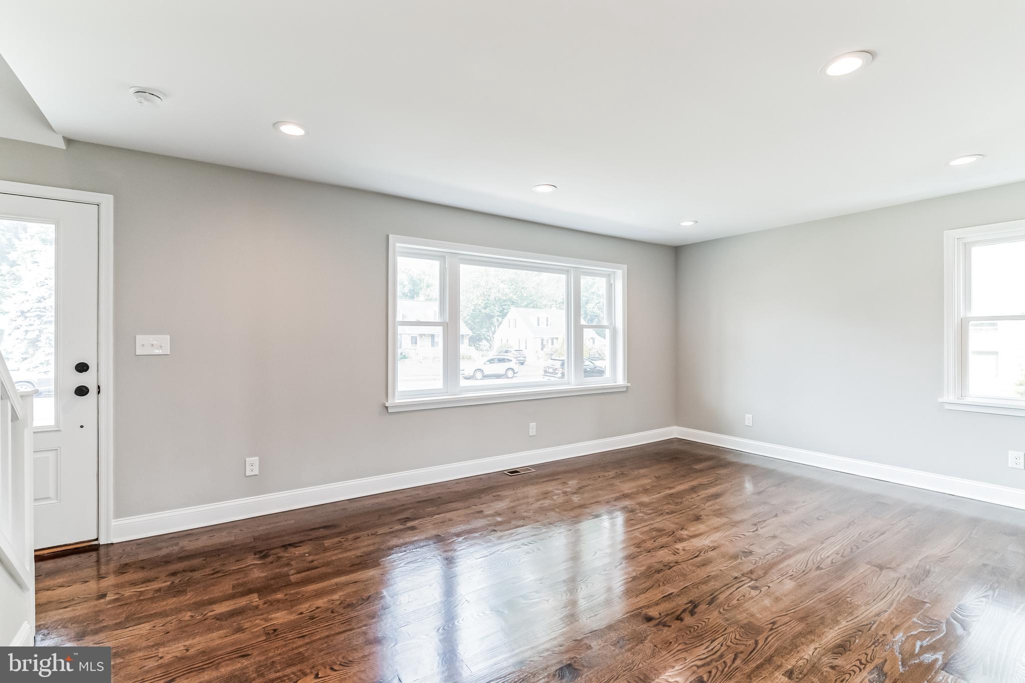 1317 Bradford Road Oreland, PA 19075 - Photo 6 of 39 Living Room