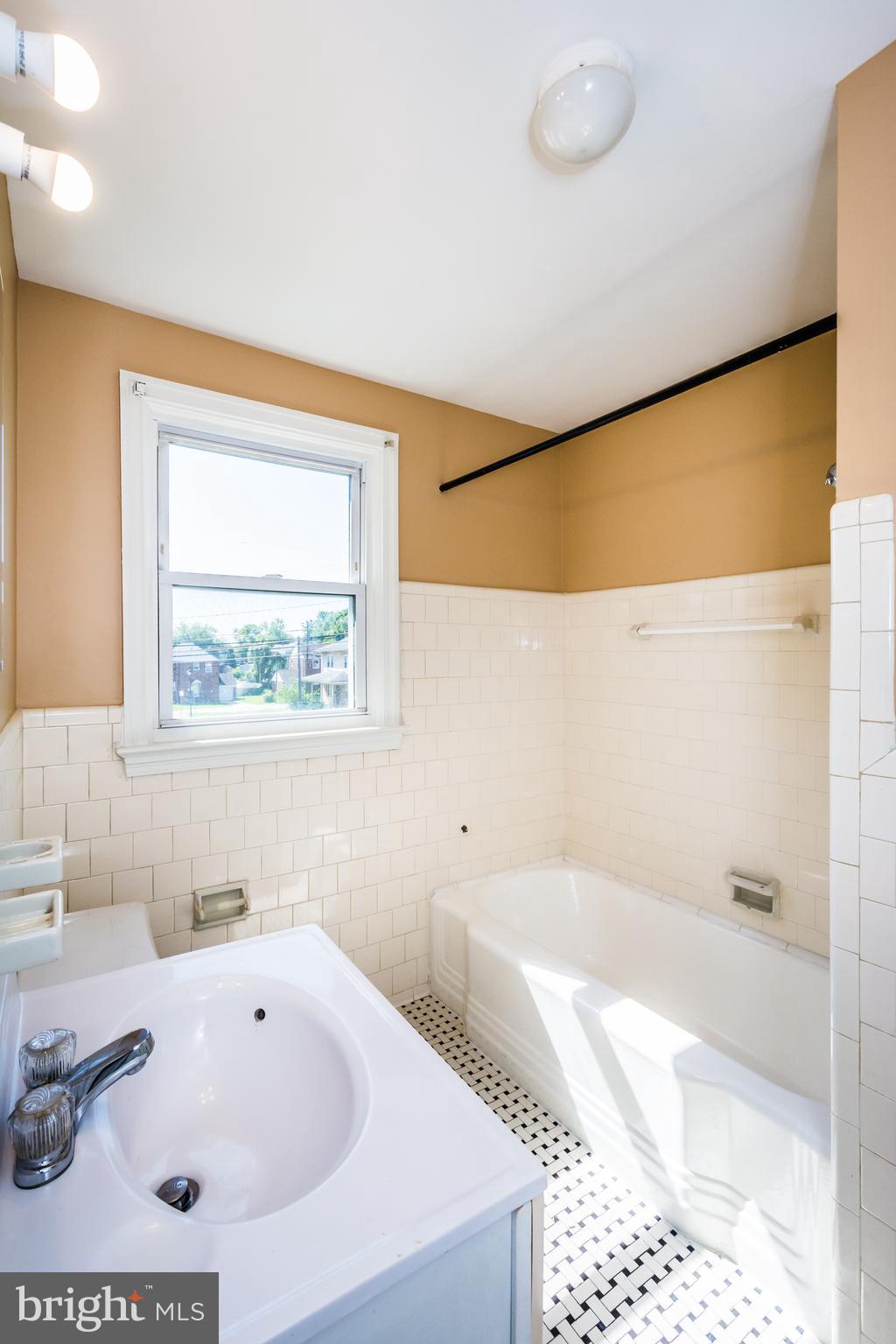 6410 Liberty Road Baltimore, MD 21207 - Photo 14 of 39