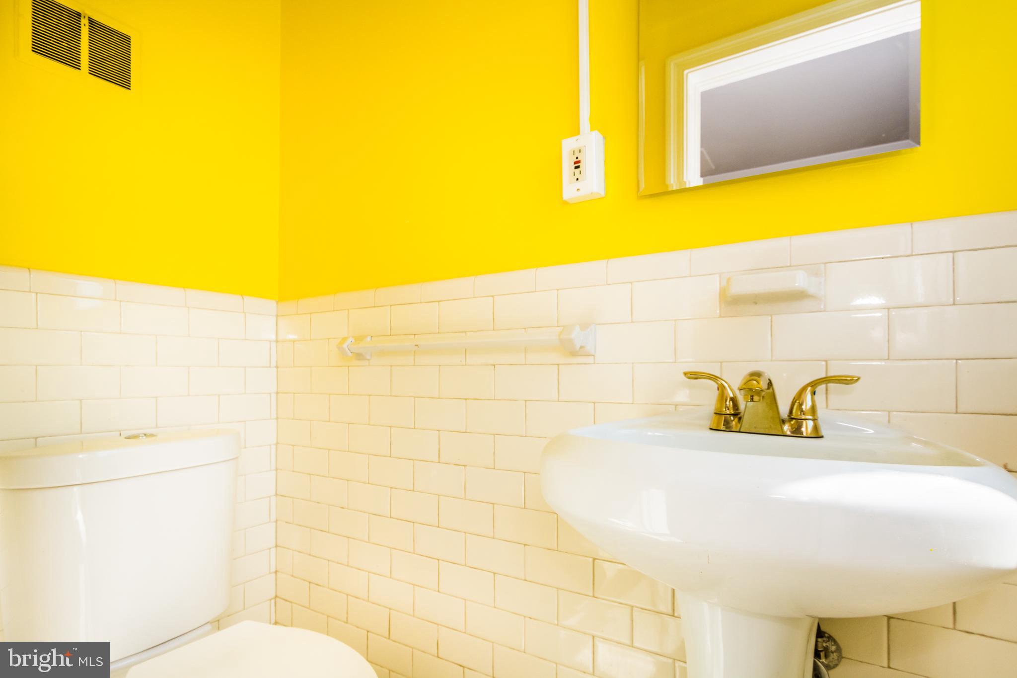 6410 Liberty Road Baltimore, MD 21207 - Photo 5 of 39