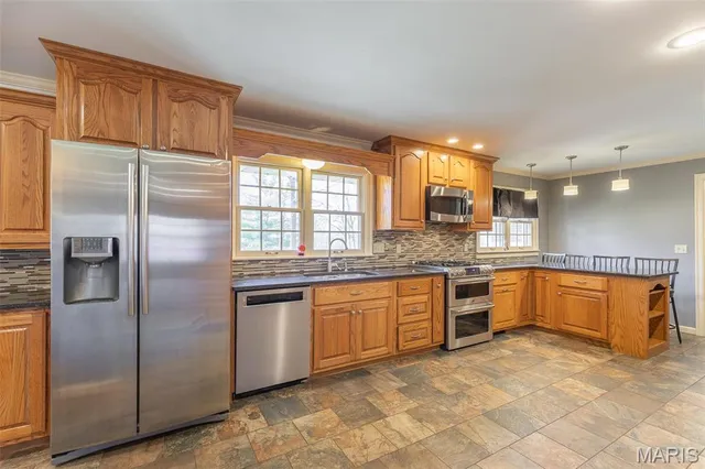 $425,000 | 2035 King Road, Poplar Bluff, MO 63901