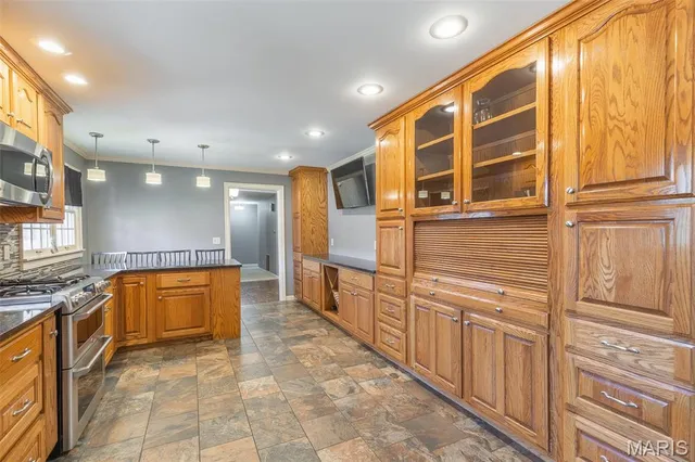 $425,000 | 2035 King Road, Poplar Bluff, MO 63901