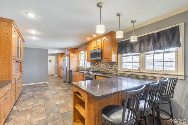 $425,000 | 2035 King Road, Poplar Bluff, MO 63901