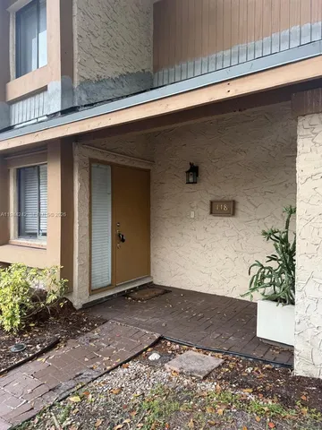 $2,350 | 118 Wimbledon Lakes Drive, Plantation, FL 33324