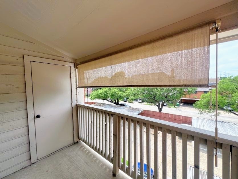 4041 Drake Street, Unit 118 Houston, TX 77005 - Photo 19 of 22 a view of a balcony
