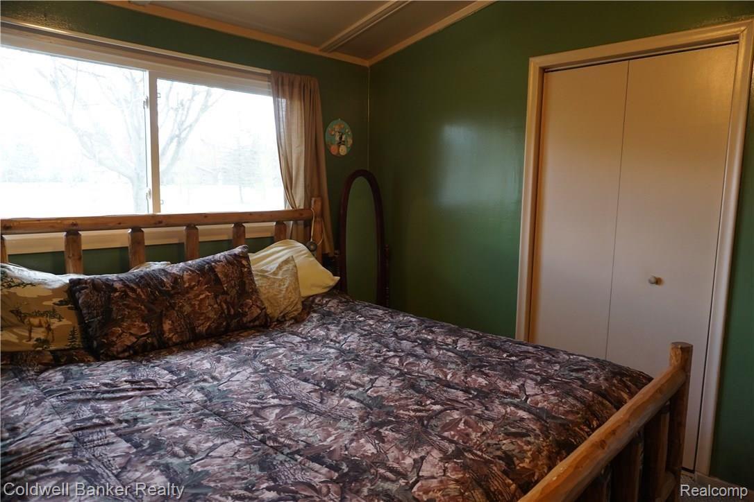 1800 South Allen Road St. Clair, MI 48079 - Photo 11 of 18 Master Bedroom.jpg