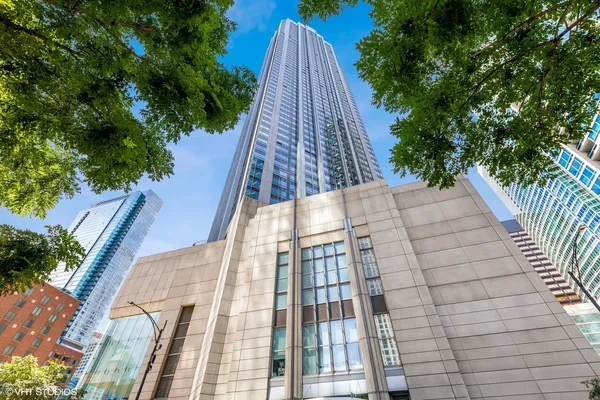 $3,900 | 512 North McClurg Court, Unit 2204, Chicago, IL 60611