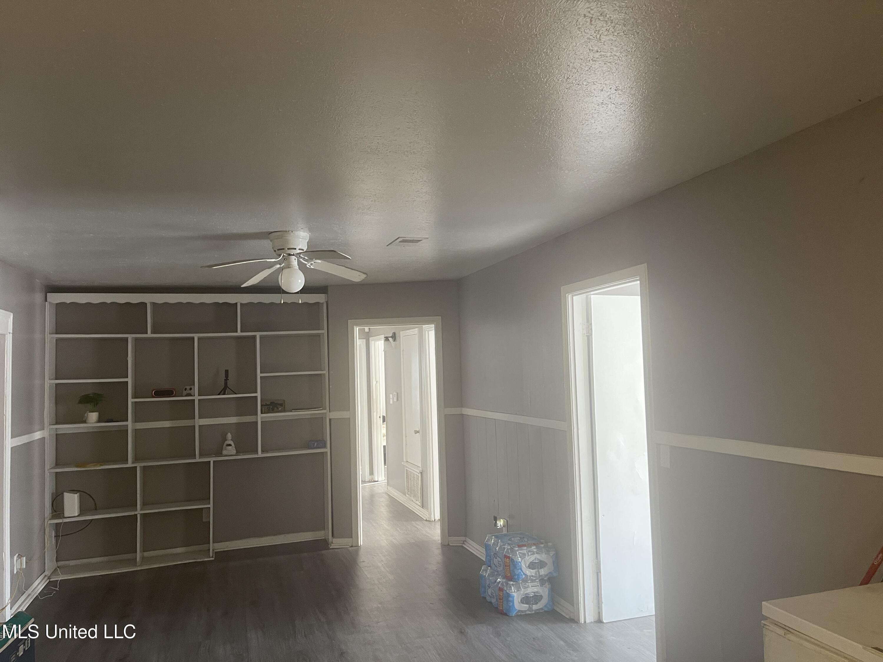 1110 Maria Drive Jackson, MS 39204 - Photo 3 of 11 IMG_2975