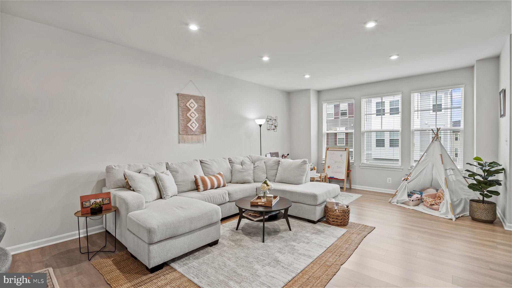 18283 Summit Pointe Drive Triangle, VA 22172 - Photo 5 of 41