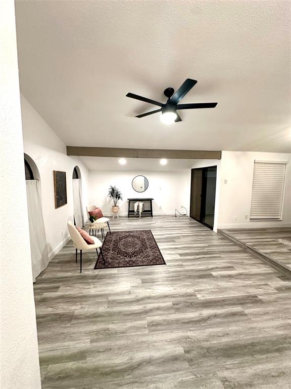 5000 Brandenburg Lane The Colony, TX 75056 - Photo 5 of 14 a living room with furniture