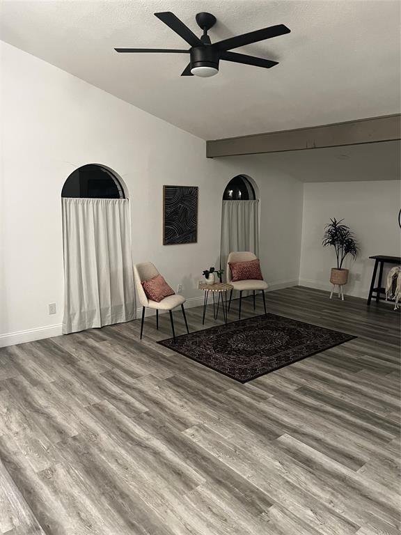 5000 Brandenburg Lane The Colony, TX 75056 - Photo 8 of 14 a living room with furniture