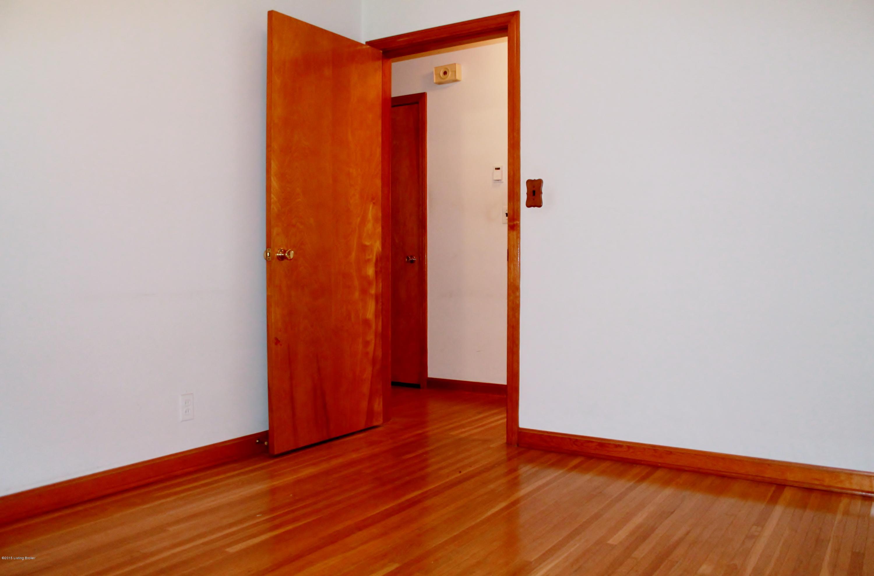 8909 Blue Lick Road Louisville, KY 40219 - Photo 24 of 46 Bedroom 3