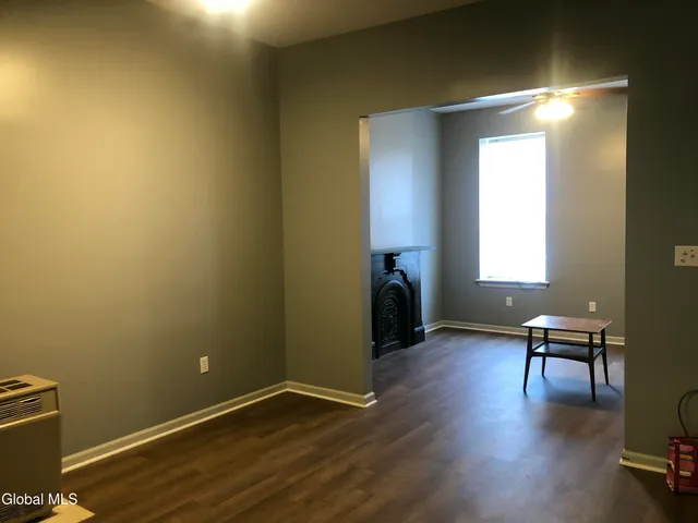 $1,350 | 396 1st Street, Unit 1, Troy, NY 12180