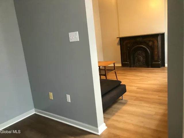 $1,350 | 396 1st Street, Unit 1, Troy, NY 12180