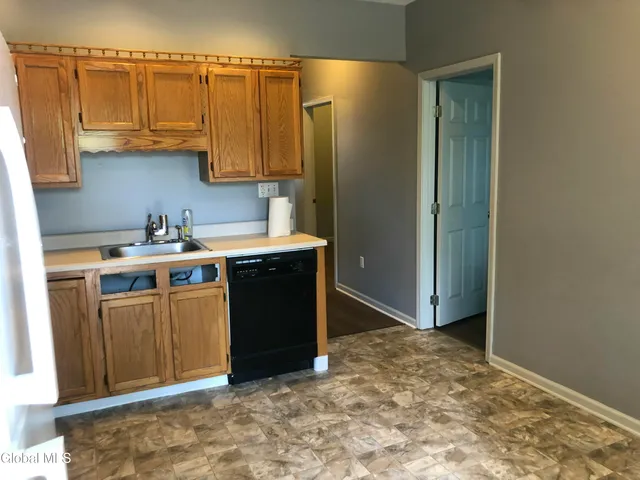 $1,350 | 396 1st Street, Unit 1, Troy, NY 12180