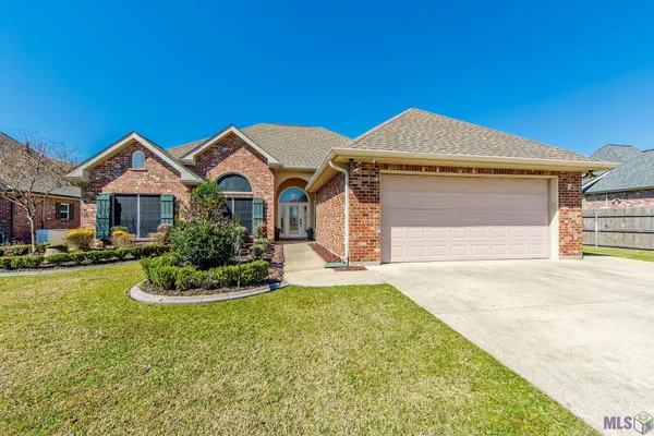 $359,000 | 182 Lansdown Drive, Houma, LA 70360