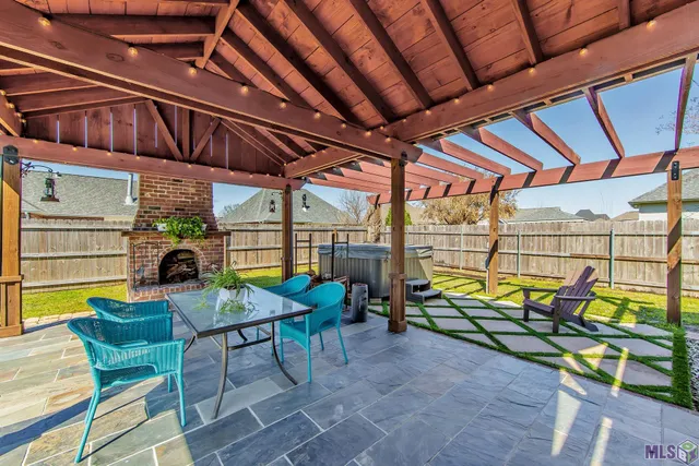 $379,000 | 182 Lansdown Drive, Houma, LA 70360