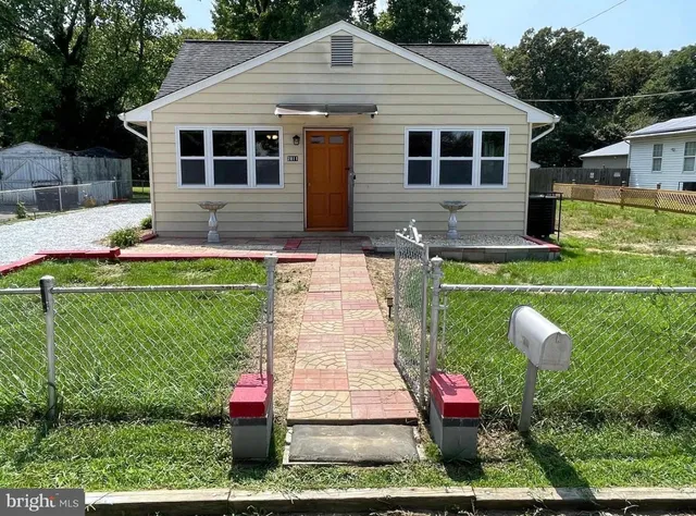 $2,599 | 2811 Lime Street, Temple Hills, MD 20748