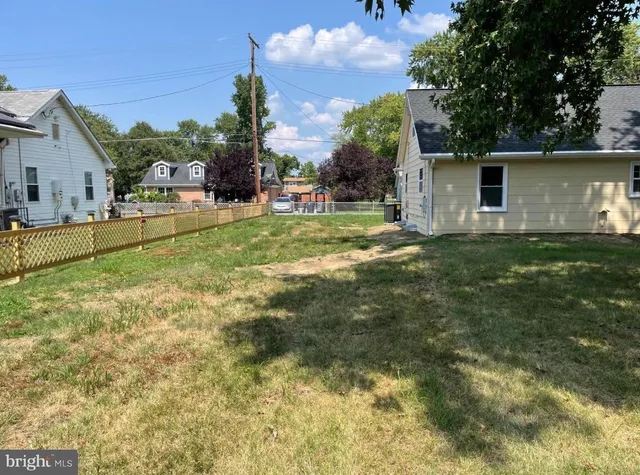 $2,599 | 2811 Lime Street, Temple Hills, MD 20748