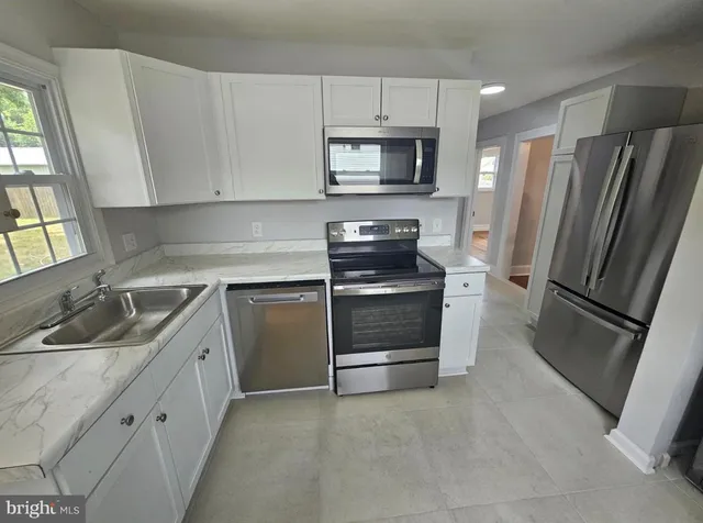 $2,599 | 2811 Lime Street, Temple Hills, MD 20748