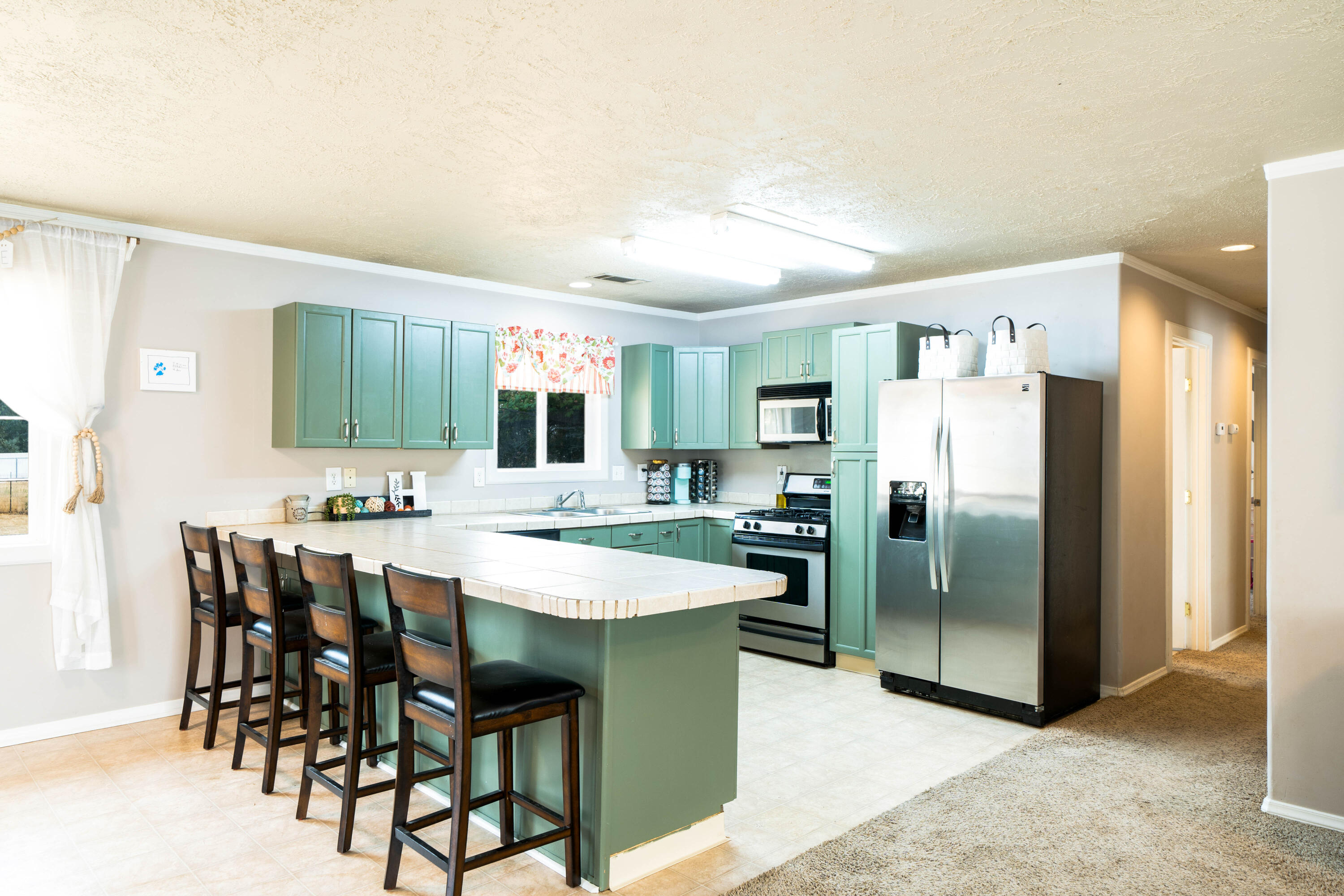 20690 Dersch Road Anderson, CA 96007 - Photo 3 of 16 Kitchen