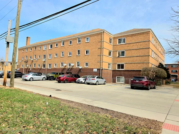 $1,800 | 1100 North Harlem Avenue, Unit 1, River Forest, IL 60305