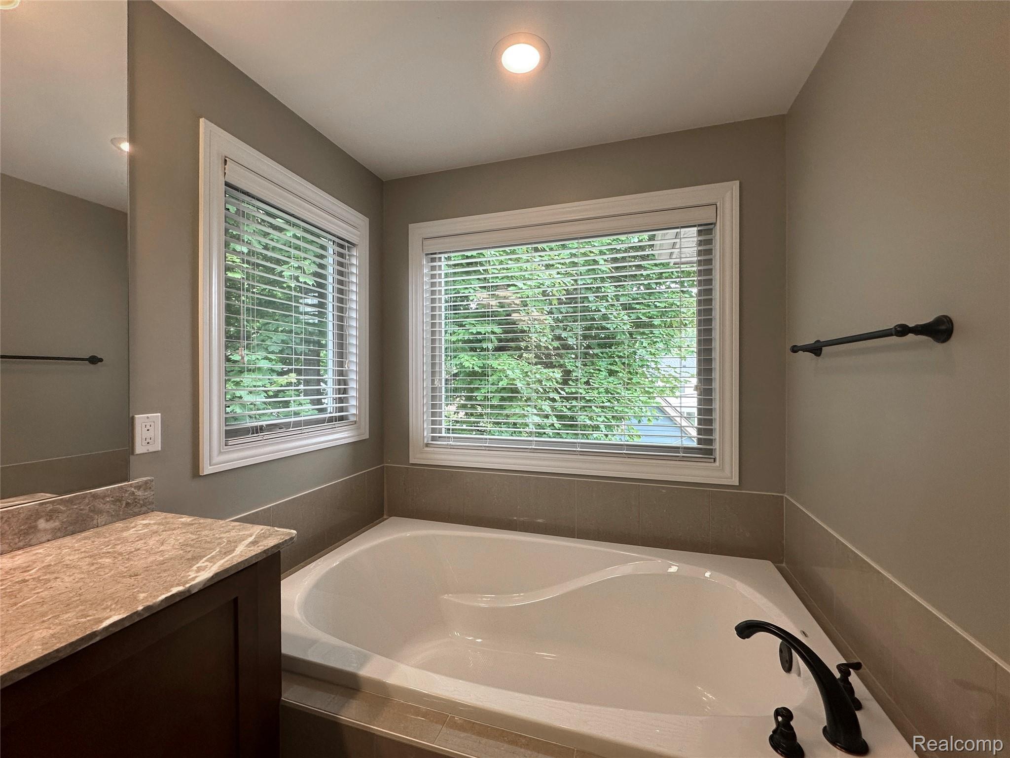 1555 Ruffner Avenue Birmingham, MI 48009 - Photo 29 of 48 Primary Bathroom