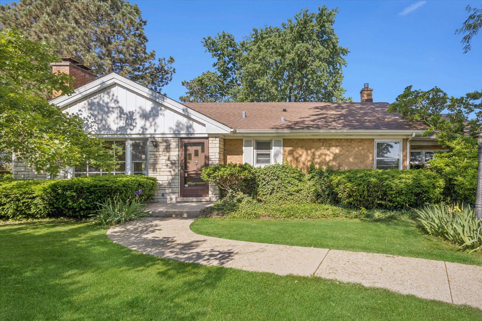 1024 South Spring Avenue La Grange, IL 60525 - Photo 1 of 30