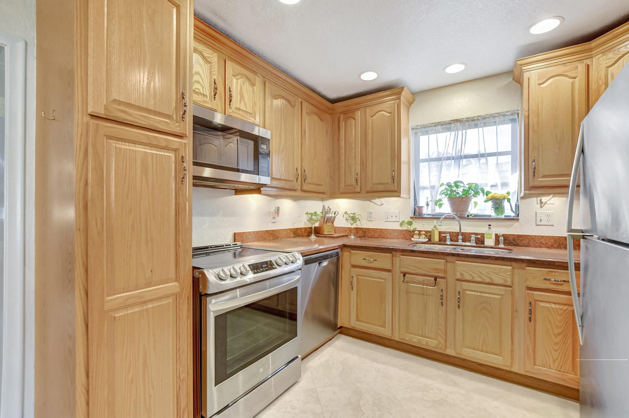 11114 Mohawk Street Boca Raton, FL 33428 - Photo 8 of 33 Photo 8