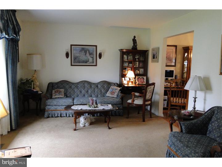 24 Brighton Road Westampton, NJ 08060 - Photo 3 of 12 Living Room