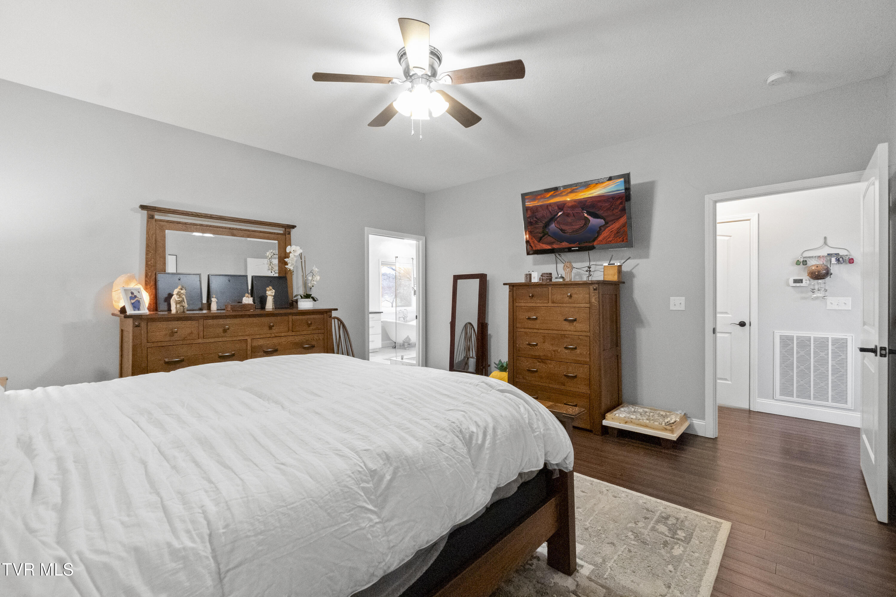 2905 Sunnyside Road Greeneville, TN 37743 - Photo 17 of 68 16