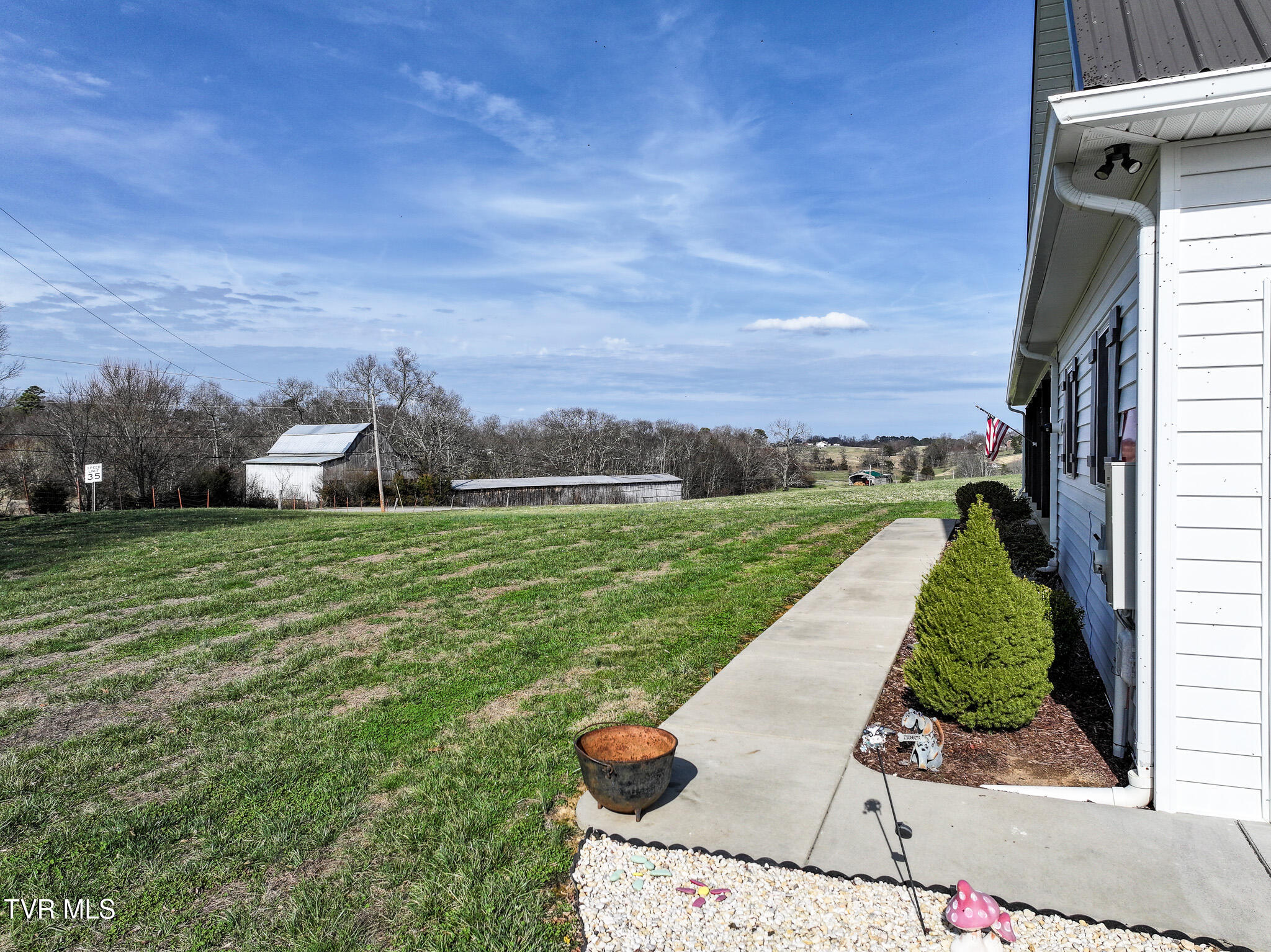 2905 Sunnyside Road Greeneville, TN 37743 - Photo 44 of 68 39