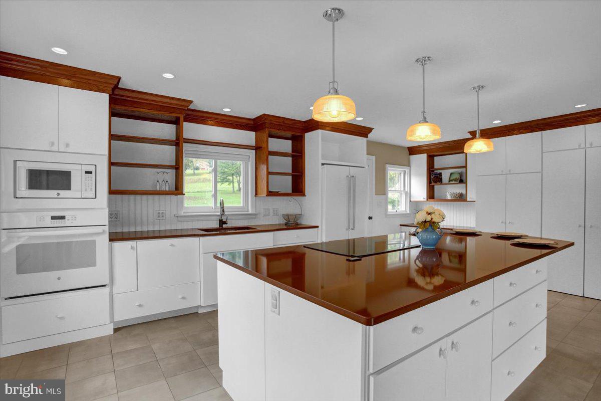 601 Old State Road Oley, PA 19547 - Photo 5 of 26