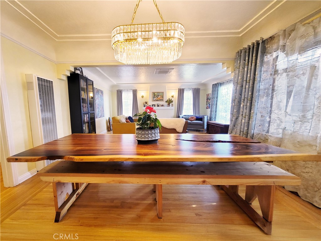 2427 Pine Avenue Long Beach, CA 90806 - Photo 5 of 24 a view of a dining room with furniture