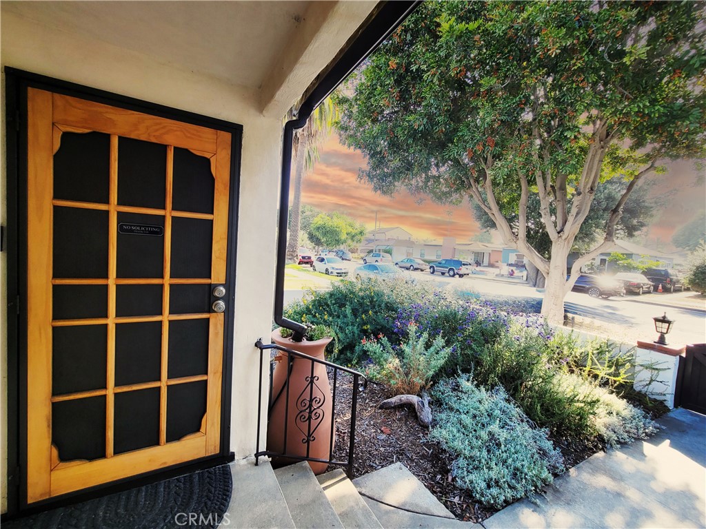 2427 Pine Avenue Long Beach, CA 90806 - Photo 9 of 24 a view of a garden