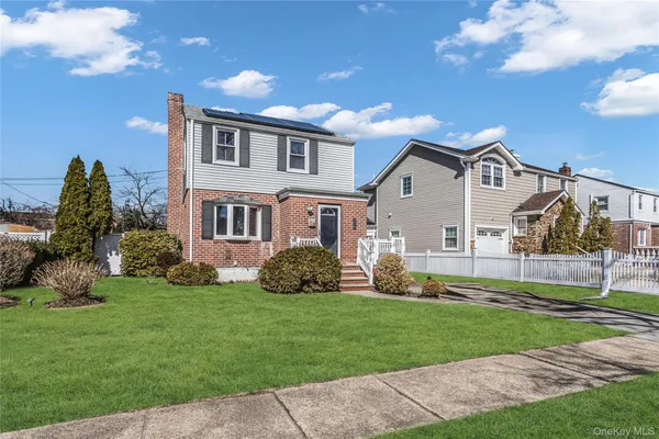 $750,000 | 36 Amethyst Street, Elmont, NY 11003